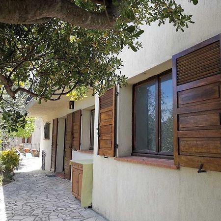 Bas De Villa Au Calme Villeneuve-Loubet Exterior foto